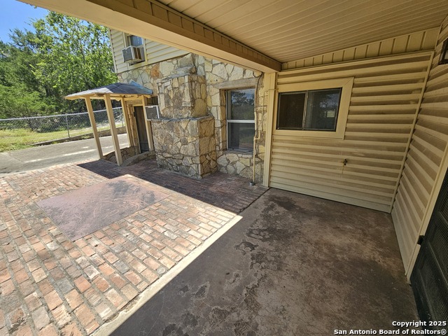 Listing photo id 7 for 29 Green Cedar Rd.