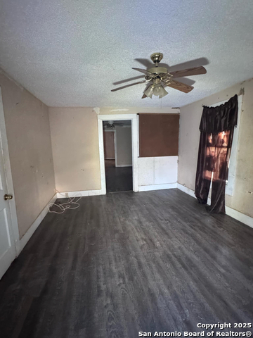 Image 4 of 9 For 910 Green  