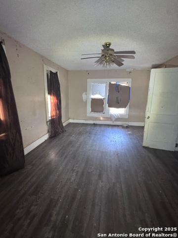 Image 6 of 9 For 910 Green  