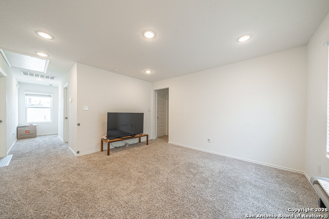 Listing photo id 8 for 4422 Chandler Rd 20