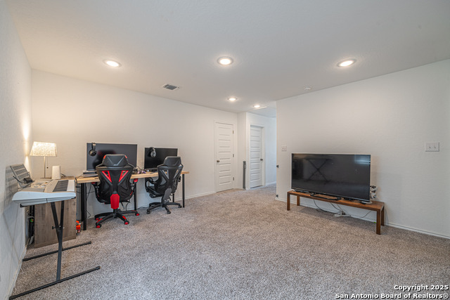 Listing photo id 9 for 4422 Chandler Rd 20