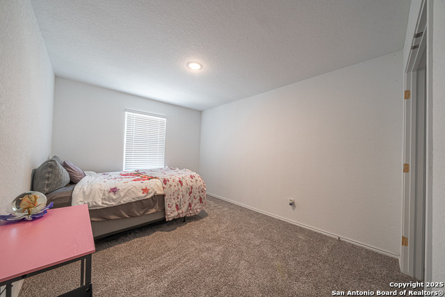 Listing photo id 17 for 4422 Chandler Rd 20