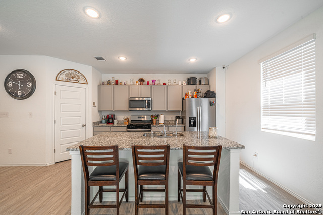 Listing photo id 4 for 4422 Chandler Rd 20