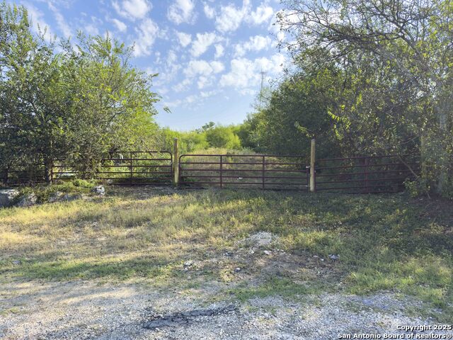 Listing photo id 9 for 4408 Robards