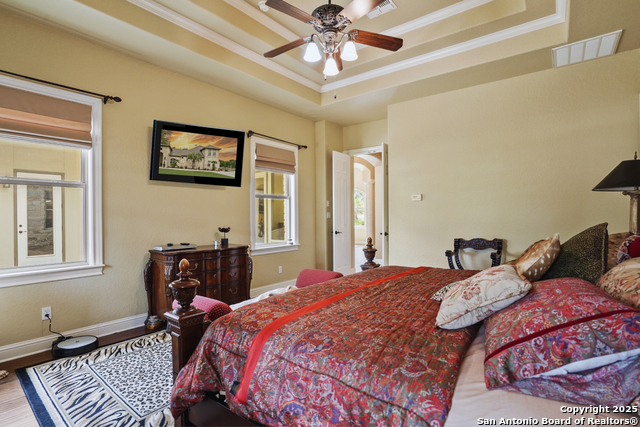 Listing photo id 12 for 303 Havenhurst