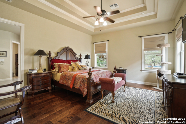 Listing photo id 13 for 303 Havenhurst