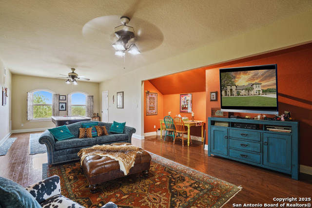 Listing photo id 25 for 303 Havenhurst