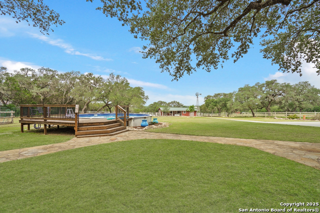 Listing photo id 30 for 303 Havenhurst