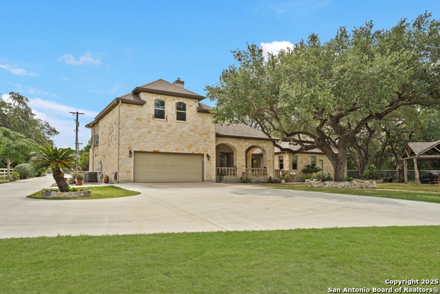 Listing photo id 33 for 303 Havenhurst