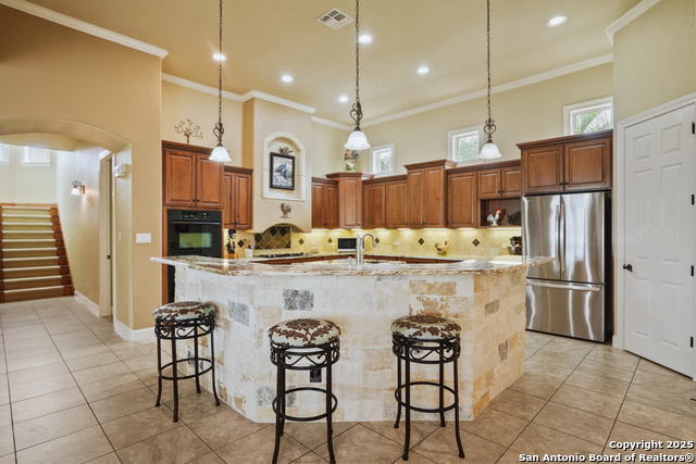 Listing photo id 7 for 303 Havenhurst