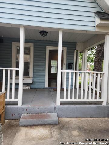 Image 3 of 17 For 1546 Rosewood Ave W