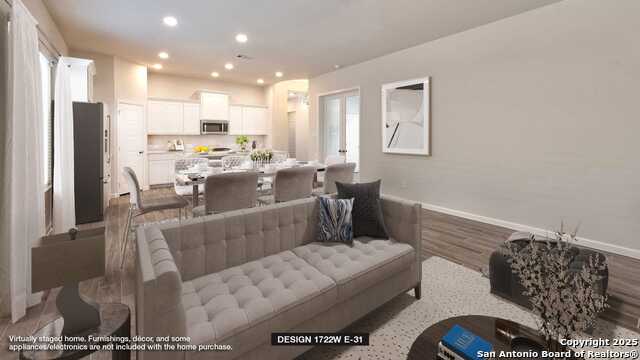 Image 2 of 9 For 1560 Alsatian Avenue