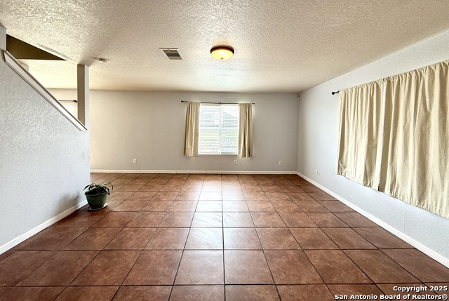 Listing photo id 10 for 6118 Kensinger Pass