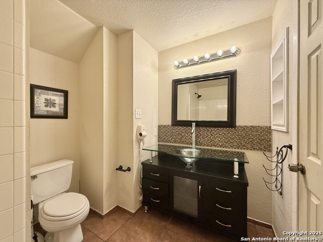 Listing photo id 15 for 6118 Kensinger Pass