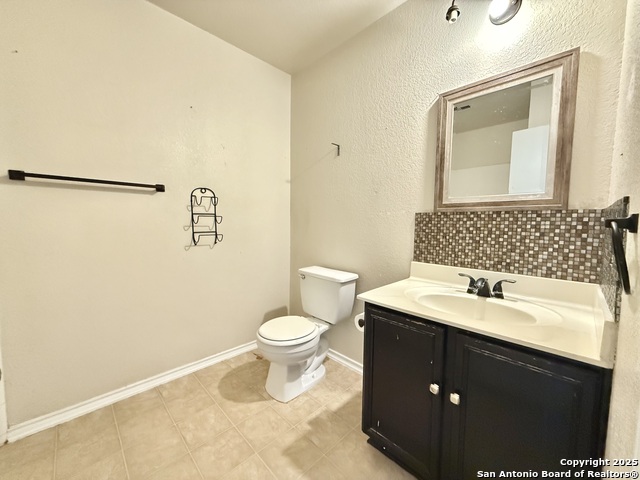 Listing photo id 23 for 6118 Kensinger Pass