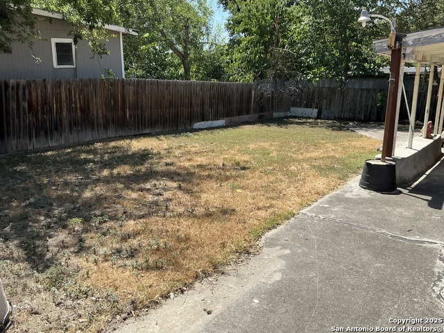 Image 10 of 37 For 3718 Martin St. W