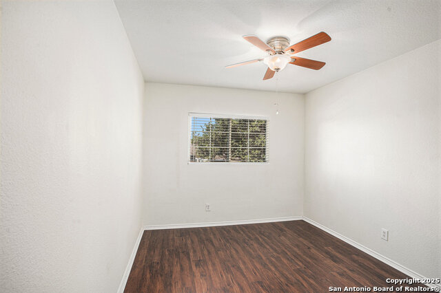 Image 11 of 16 For 9715 Woodland Pines