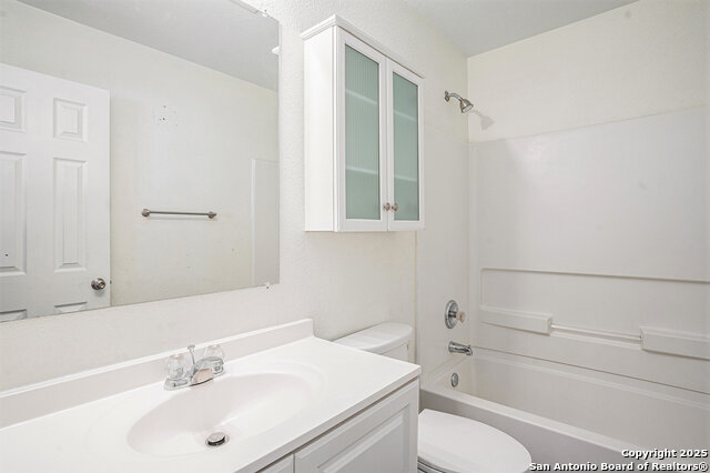 Image 15 of 16 For 9715 Woodland Pines