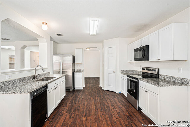 Image 3 of 16 For 9715 Woodland Pines