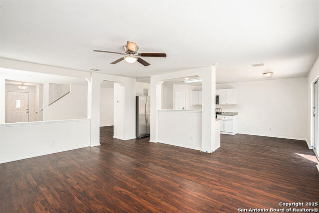 Image 7 of 16 For 9715 Woodland Pines