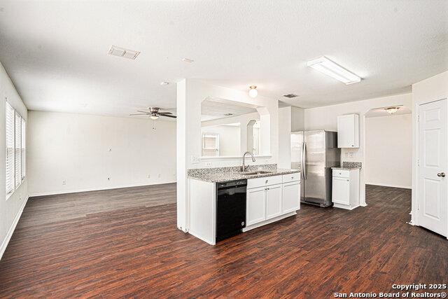 Image 8 of 16 For 9715 Woodland Pines