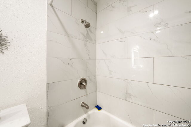 Image 27 of 39 For 7701 Wurzbach  1601