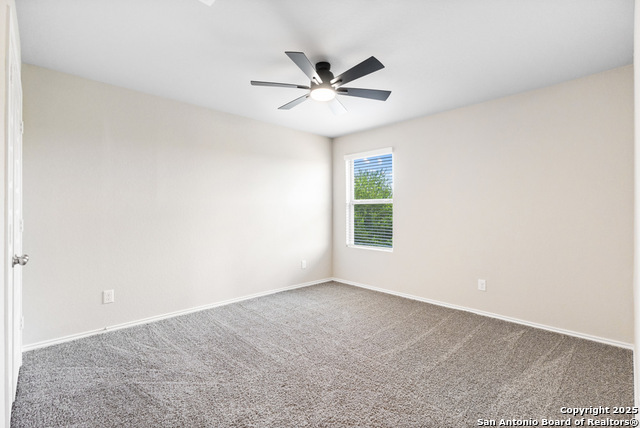 Listing photo id 16 for 304 Saddle Dawn