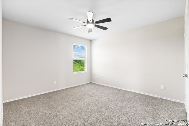 Listing photo id 17 for 304 Saddle Dawn