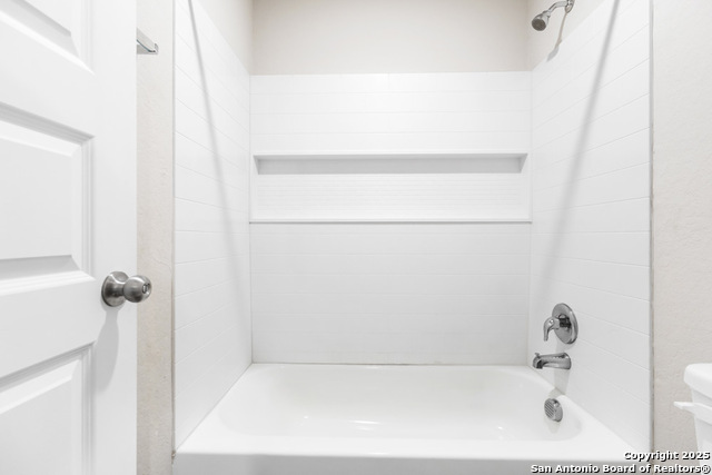 Listing photo id 20 for 304 Saddle Dawn