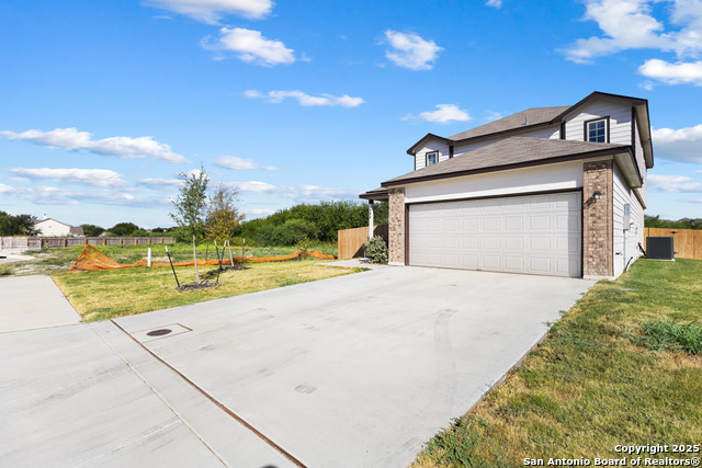 Listing photo id 1 for 304 Saddle Dawn