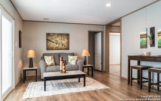 Image 6 of 13 For 703 Private Road 1501