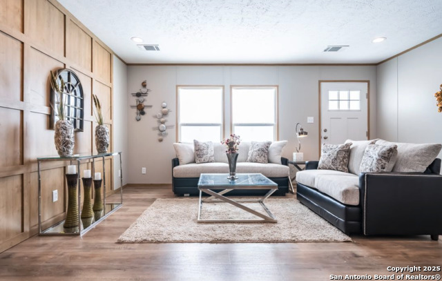 Image 8 of 13 For 703 Private Road 1501