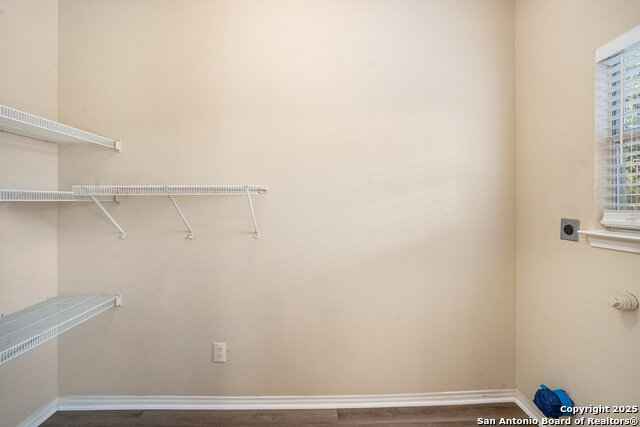 Image 9 of 16 For 9842 Charline