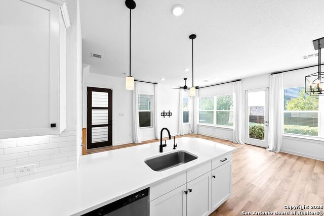 Image 15 of 37 For 5843 Whitby Unit 3