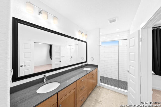 Image 19 of 37 For 5843 Whitby Unit 3