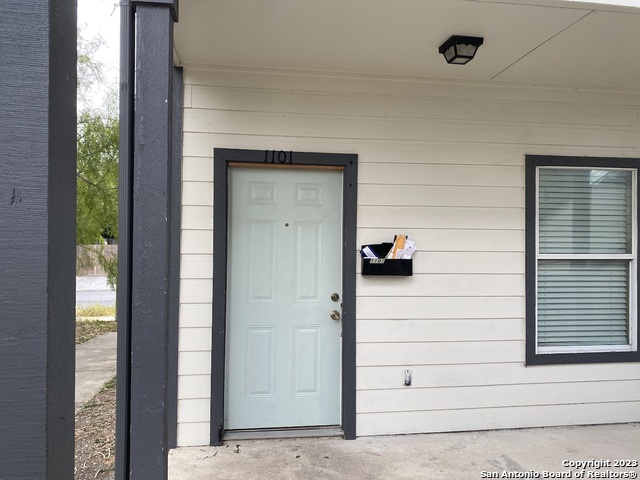 Image 2 of 14 For 1707 Dawson 1101