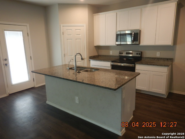Image 4 of 14 For 9618 Pleasanton Ash