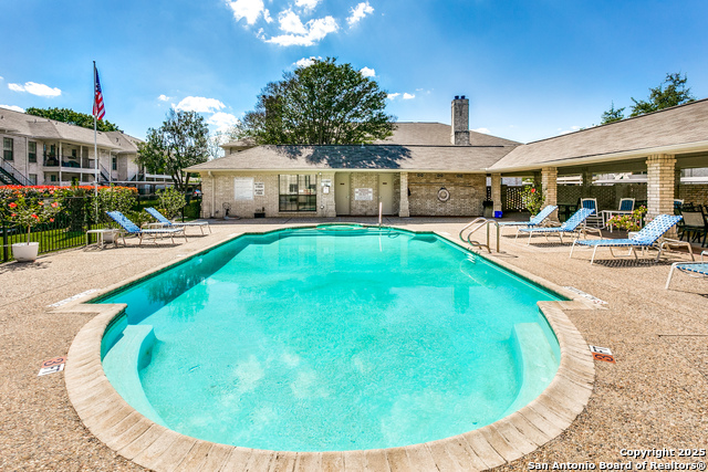 Image 15 of 18 For 2611 Eisenhauer  1103