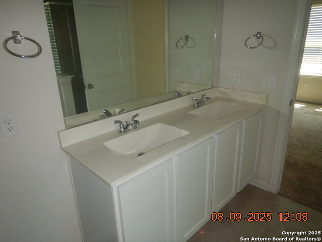 Listing photo id 12 for 4502 Westbourne Way