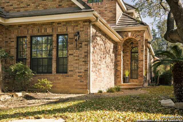 Image 2 of 25 For 17 Burnham Gln