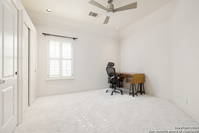 Image 20 of 25 For 17 Burnham Gln