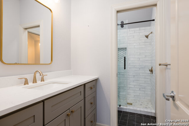 Image 21 of 25 For 17 Burnham Gln