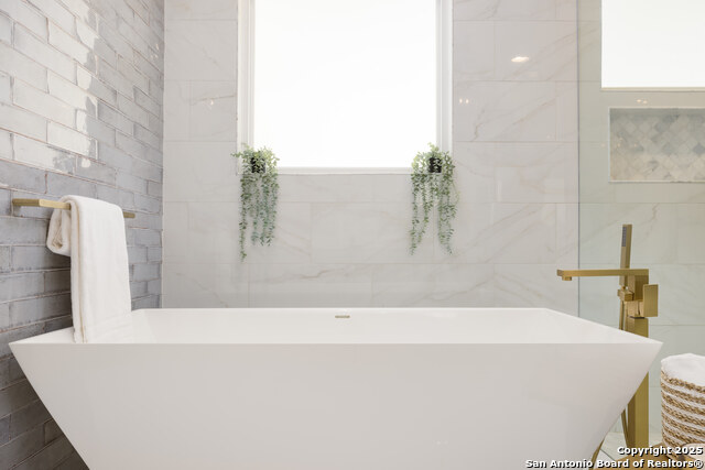 Image 8 of 25 For 17 Burnham Gln