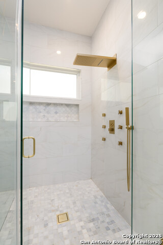 Image 9 of 25 For 17 Burnham Gln