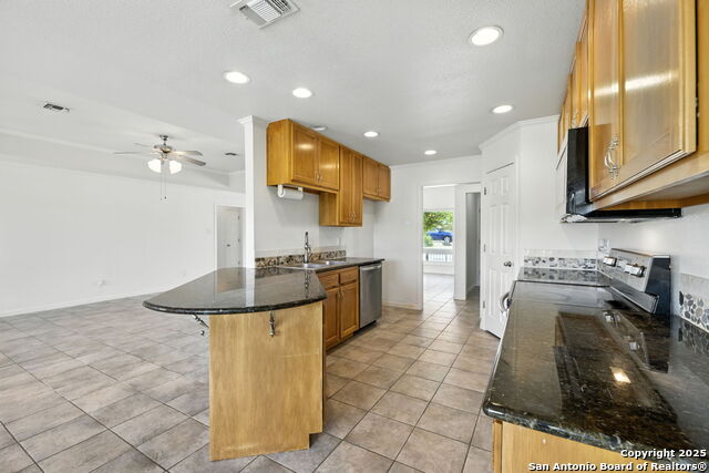 Image 14 of 41 For 448 Shayla  