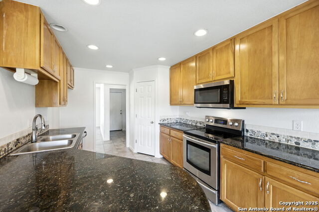 Image 15 of 41 For 448 Shayla  