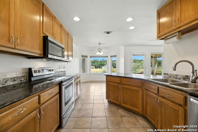 Image 16 of 41 For 448 Shayla  