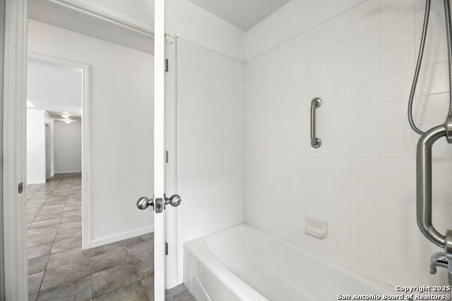 Image 30 of 41 For 448 Shayla  