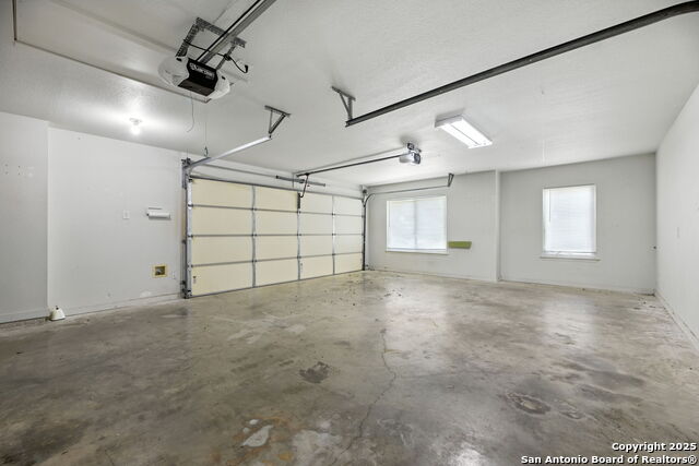 Image 33 of 41 For 448 Shayla  