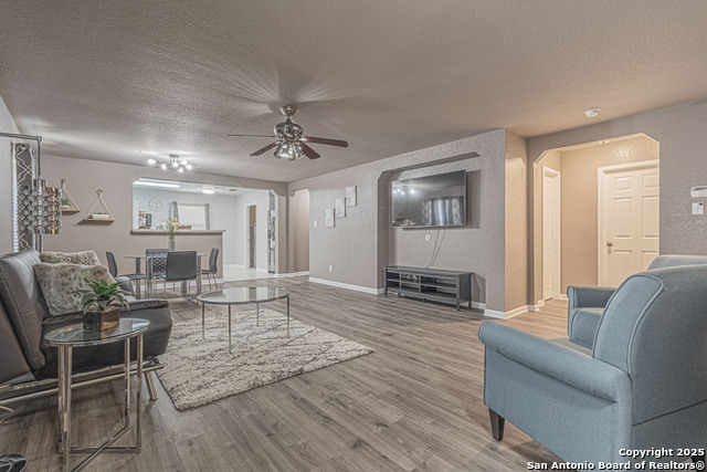 Image 4 of 35 For 7911 Saratoga